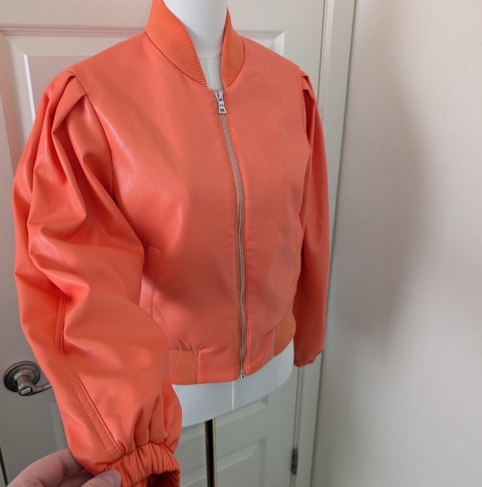 HOUSE OF HARLOW Bomber Jacket Vegan Leather Coral Size Medium NWT - Picture 5 of 13